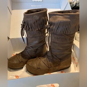 NWT - Gorsuch Never Worn Leather Moon Boot/Lined